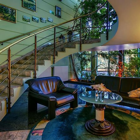 Green Hotel 코모르니키 외부 사진