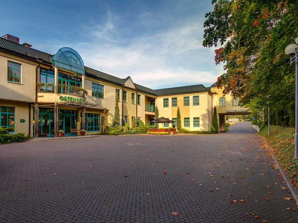 Green Hotel 코모르니키 외부 사진